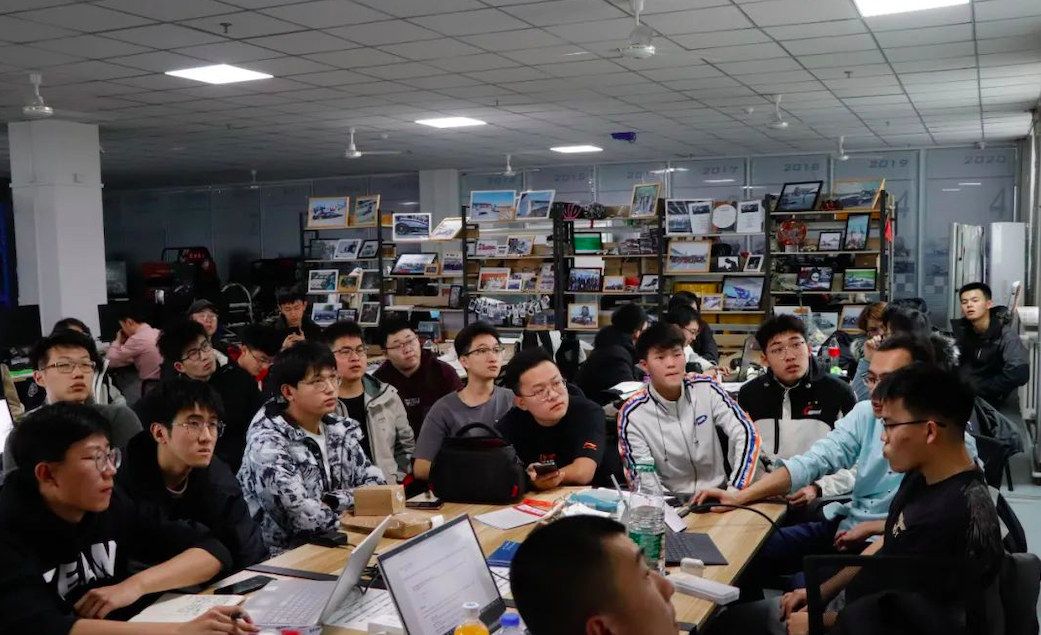 大学生方程式赛车车队（勇夺“三冠王”！吉大学生车队创造中国大学生方程式赛车历史）