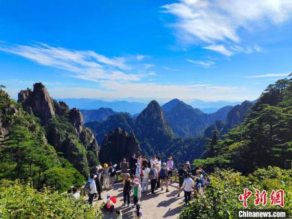 安徽黄山风景区迎客2.33万人