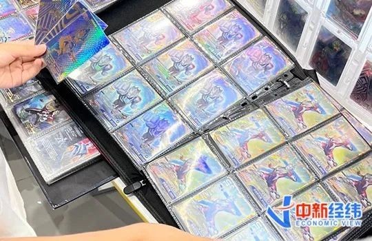 奥特曼卡为何让孩子上瘾？有家长称“花200万抽卡还没集齐”