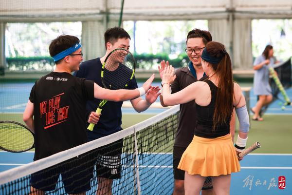 上海体育馆可以打羽毛球吗(第14个全民健身日，上海近400处公共体育设施免费开放)
