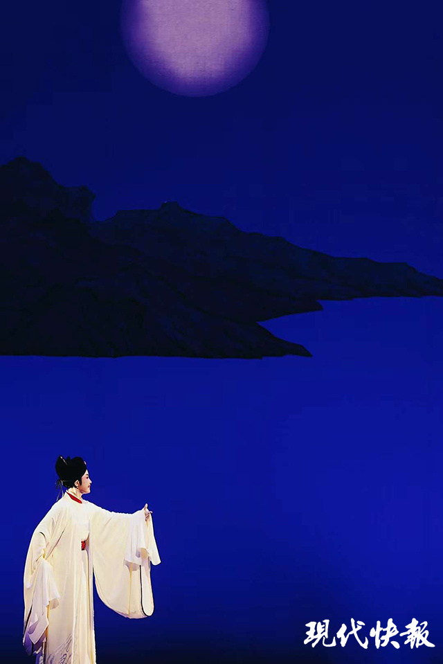 李曉旭越劇鳳凰臺(tái)（梅花獎(jiǎng)得主李曉旭主演詩(shī)韻越劇《鳳凰臺(tái)》，亮相第五屆中國(guó)越劇藝術(shù)節(jié)）