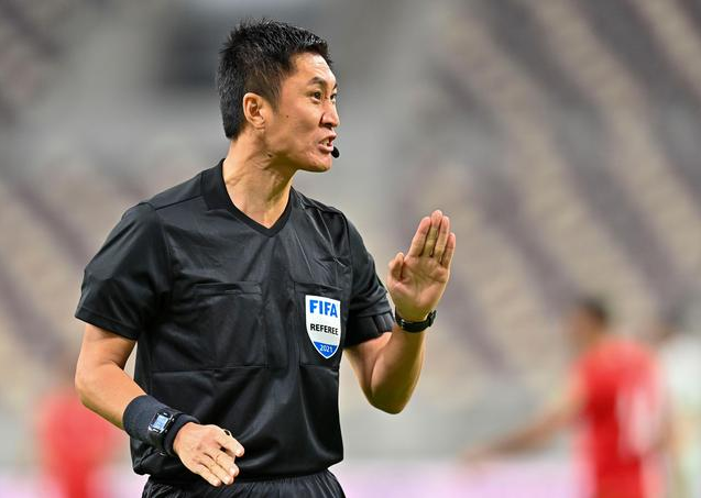 中超2020纪录片(裁判纪录片登陆cctv5,"金哨"马宁张雷出镜谈争议