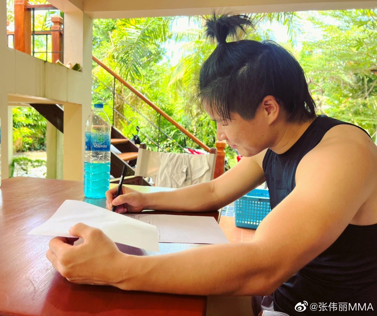 張偉麗比賽時間表（新聞8點見丨張偉麗11月13日迎來爭冠戰(zhàn)，沖擊“金腰帶”）