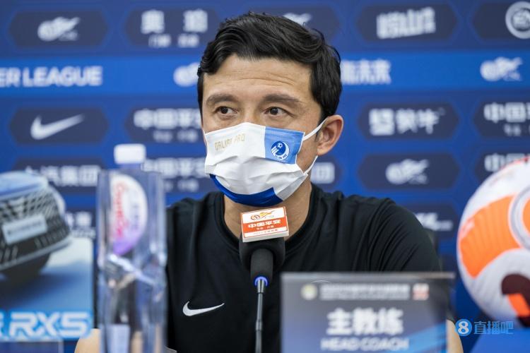 大连队谢晖发布会（谢晖：年轻球员对中超比赛欠缺经验，失误也很正常）-华海博客