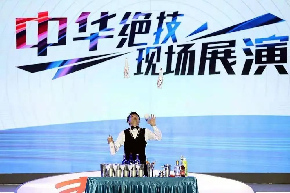 2018世界杯奖杯哪里制作(技术含量拉满！这座奖杯代表了中国调酒师国际“最高技术成就”)