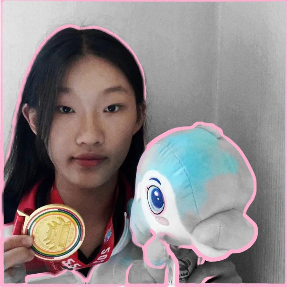 女子重剑个人项目（从小练习击剑，长沙卓华学子省运会夺女子重剑冠军）