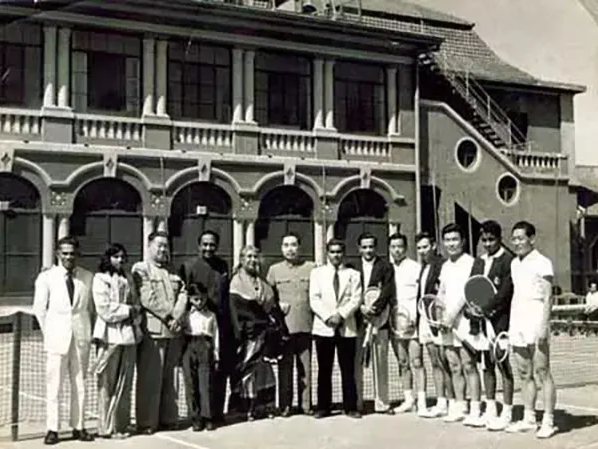 卢湾网球场(吴易昺美网创历史也只是“第二人”，63年前是他为中国网球赢下了大满贯首胜)