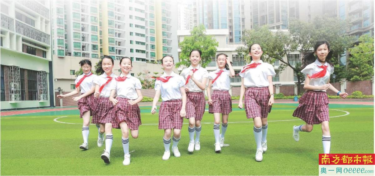 小學足球教育策略（小學足球教育如何培育“鏗鏘小玫瑰”？）