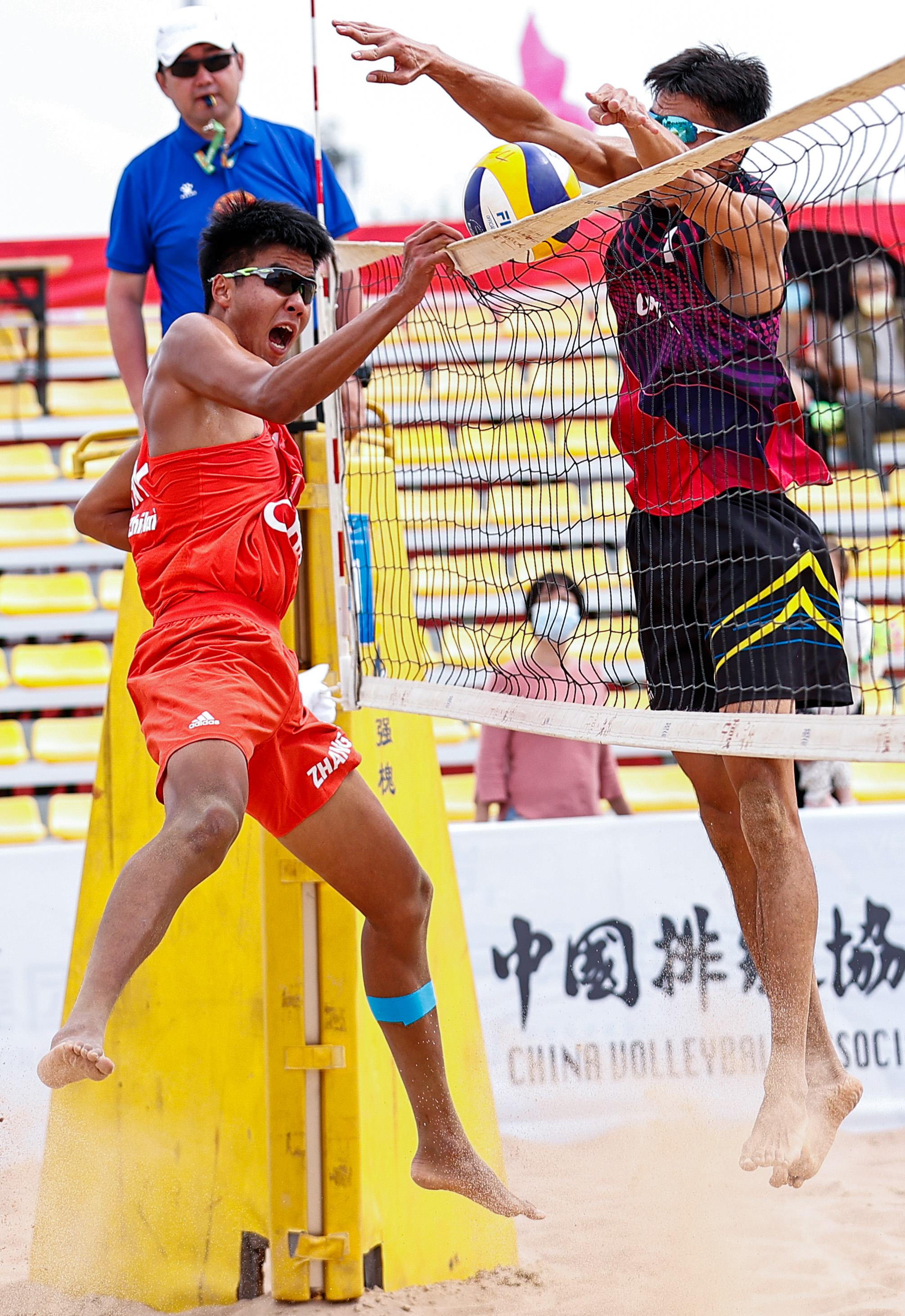 （体育）沙滩排球——全国巡回赛男子小组赛：国青一队不敌山东一队