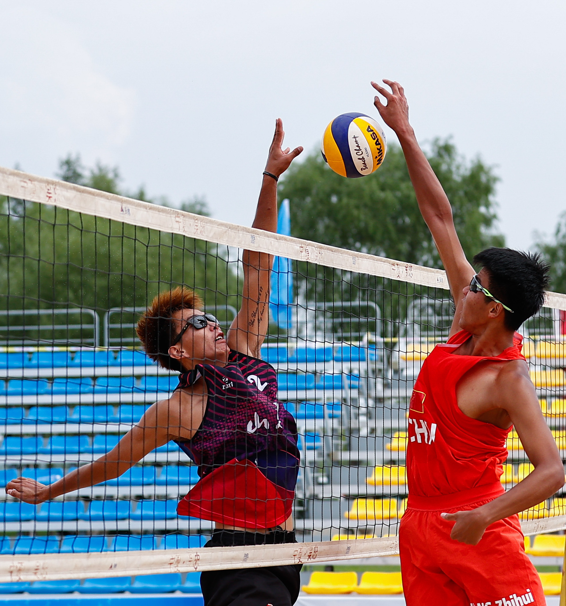 （体育）沙滩排球——全国巡回赛男子小组赛：国青一队不敌山东一队