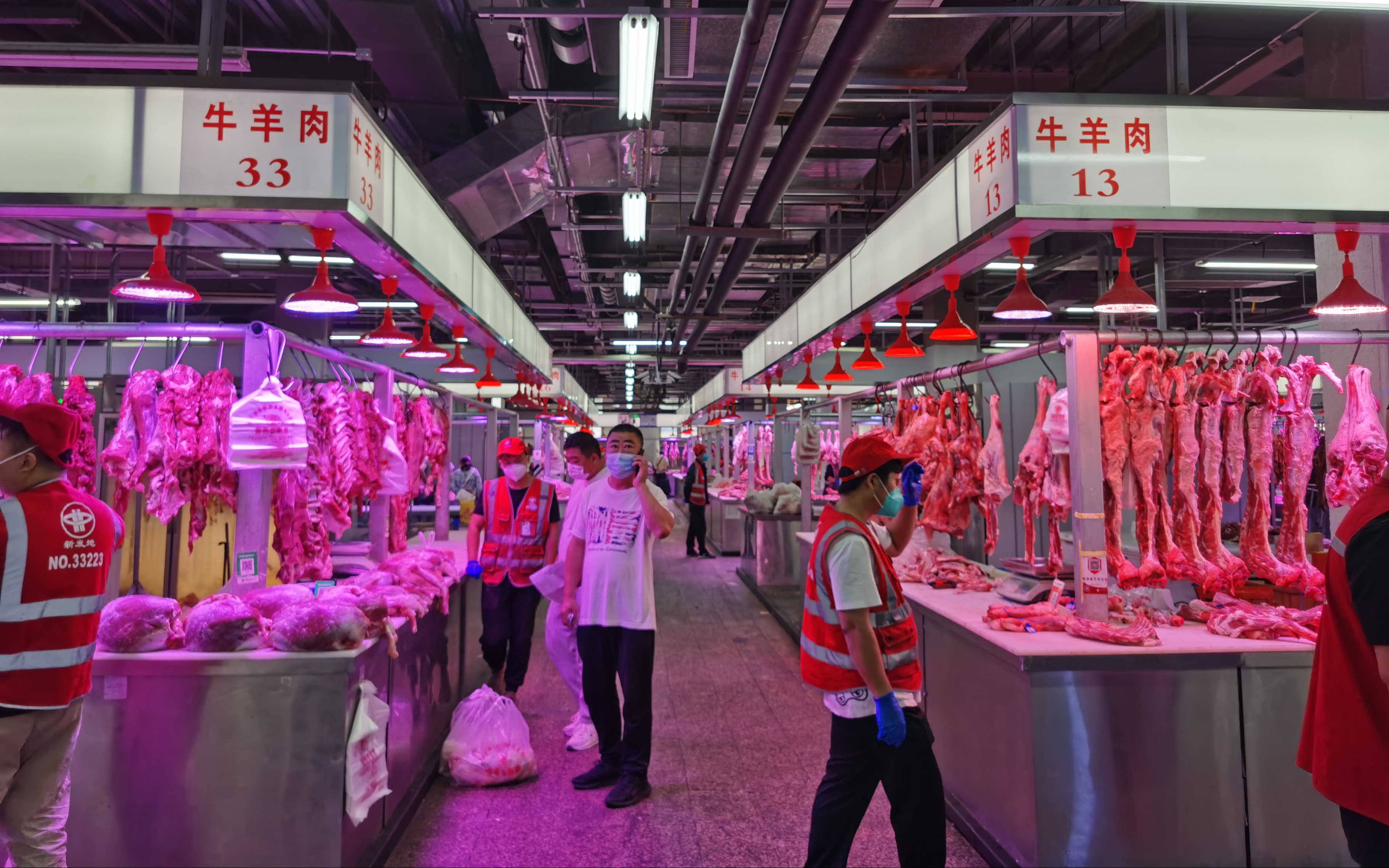 记者探访新发地，节前猪肉需求量大价格略涨