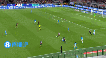 米兰1-0那不勒斯（意甲-吉鲁破门难救主卡卢卢失良机 AC米兰遭首败1-2那不勒斯）