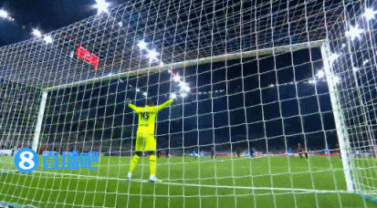 米兰1-0那不勒斯（意甲-吉鲁破门难救主卡卢卢失良机 AC米兰遭首败1-2那不勒斯）