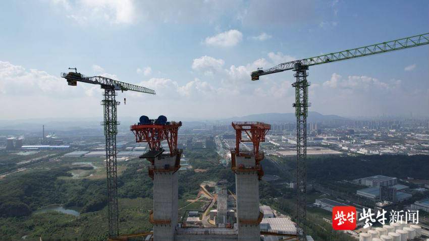 南京仙新路大桥建设提速，南北主塔年内实现“隔江牵手”