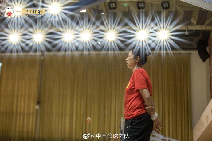 加拿大女篮对西班牙女篮（实力榜第三！冲击世界杯奖牌，中国女篮化茧成蝶的时刻到了）