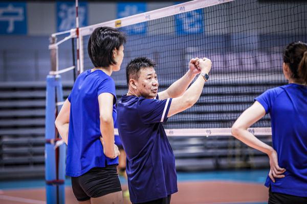 16年奧運(yùn)會(huì)女排有哪些隊(duì)員（中國女排世錦賽14人名單出爐，3名里約奧運(yùn)冠軍在列）