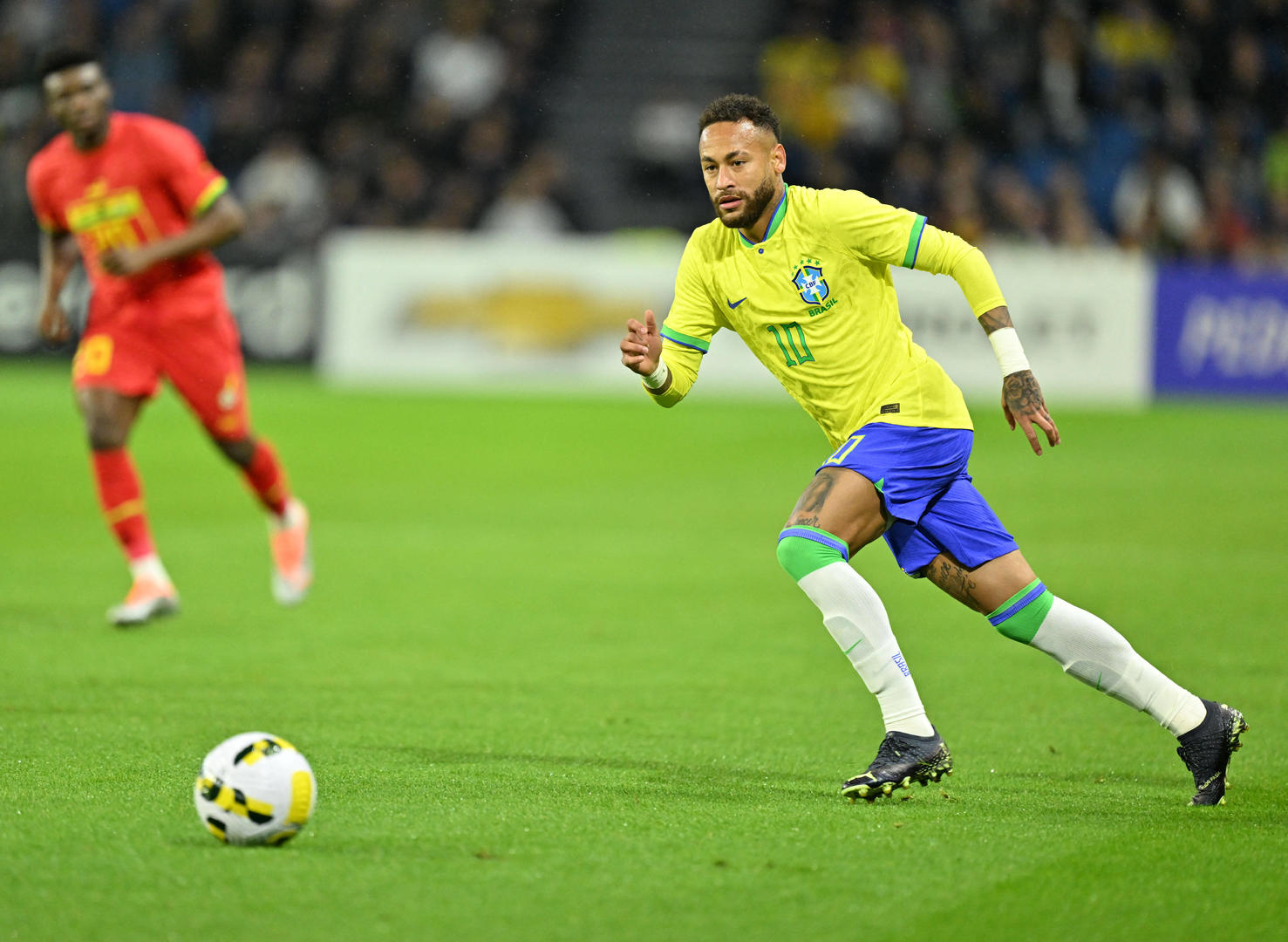 2-0领先北马其顿(体坛连连看丨英格兰提前降入欧国联B级 英足总指控C罗暴力行为)