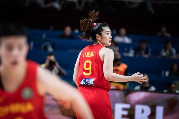 中国女篮世界杯小组赛63:77不敌美国女篮
