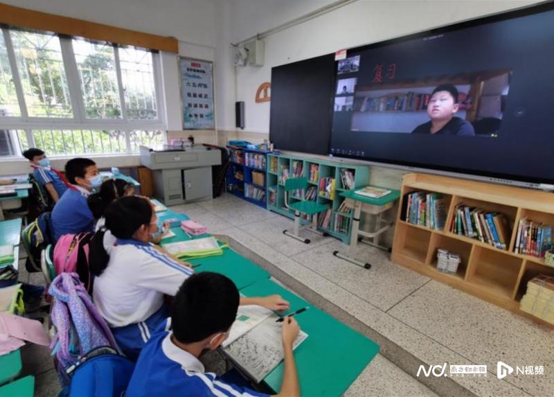 线下直播是什么意思(深圳常态化线上线下混合式教学，数字化教学平台助力课堂)