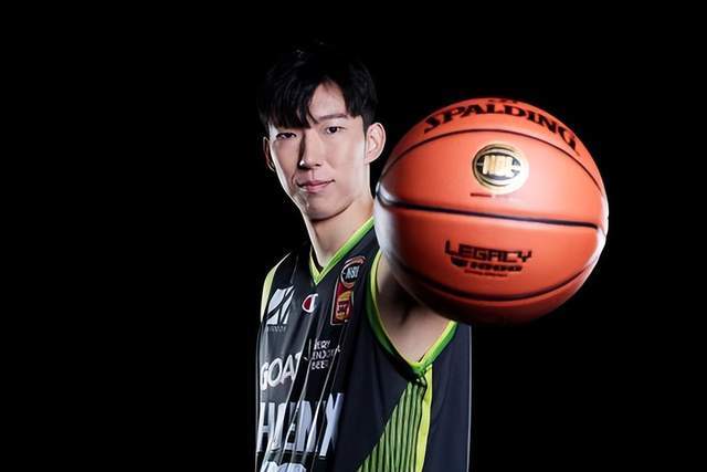 周琦關系屬于cba哪個隊（周琦續約鳳凰隊實屬無奈，無緣CBA細節曝光，我們冤枉新疆隊了）