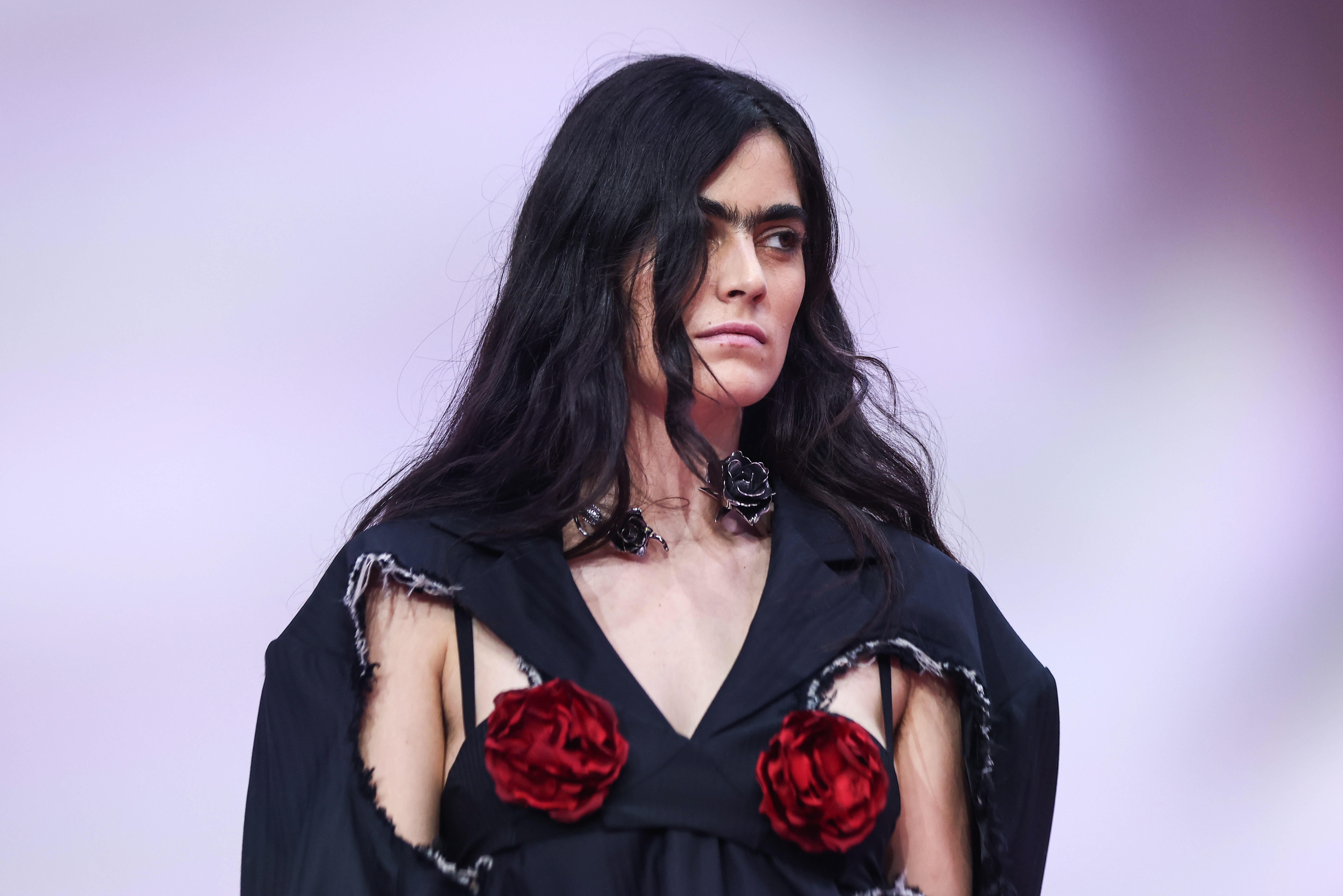 paris是什么牌子衣服（paris是什么牌子衣服BALENC）-第7张图片-大连信息网