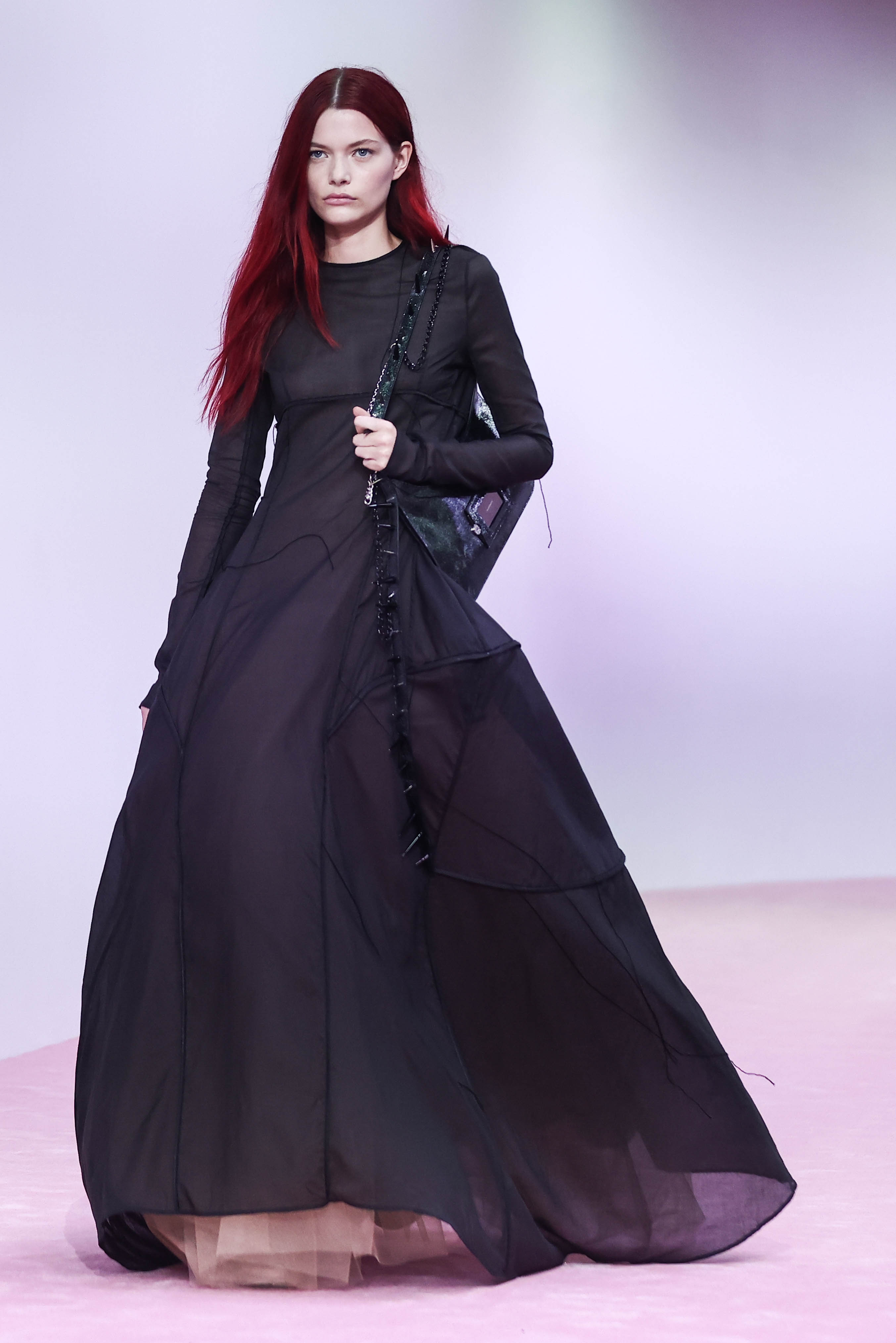 paris是什么牌子衣服（paris是什么牌子衣服BALENC）-第13张图片-大连信息网
