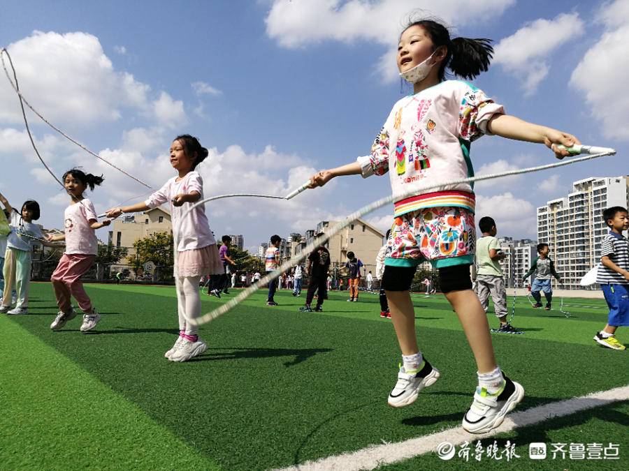 全县小学生2021足球联赛(普及提升两手抓，崂山体教融合显成效)