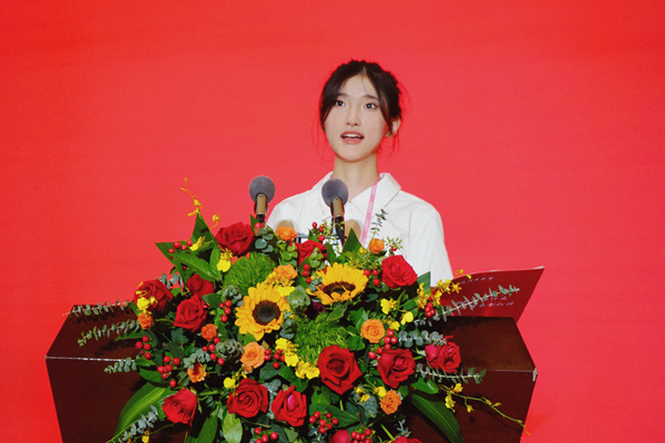 线上 线下 重庆理工大学举行2022年新生开学典礼