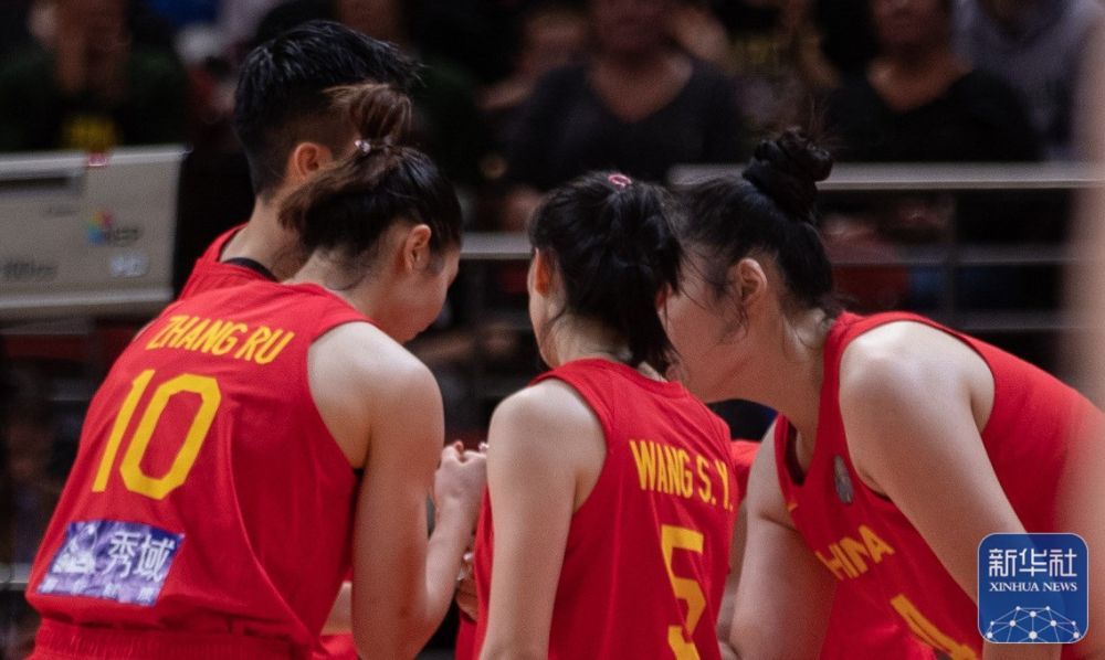 绝杀！中国女篮挺进世界杯决赛，明天14点，对阵美国队！女篮姑娘为何这么强？