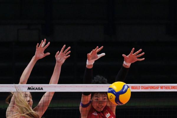 中国女排击败捷克队 世锦赛四连胜领跑小组