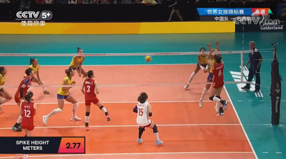 中国女排第三局22-25不敌巴西队 大比分1-2暂时落后