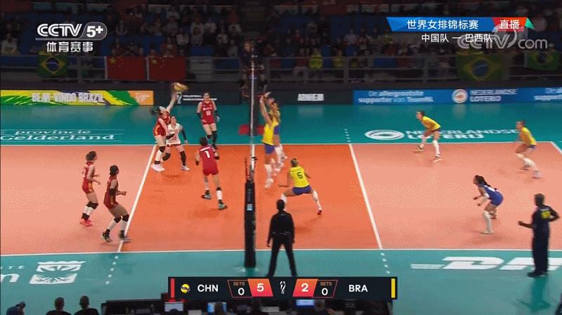 中国女排1-3遭巴西女排逆转，四胜一负晋级16强复赛
