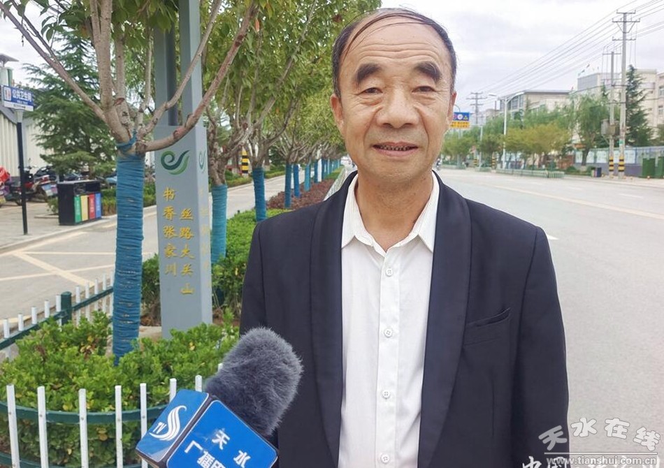 咱们张家川现在的景点就特别丰富,比如我们张家川县的风情园,县城滨河