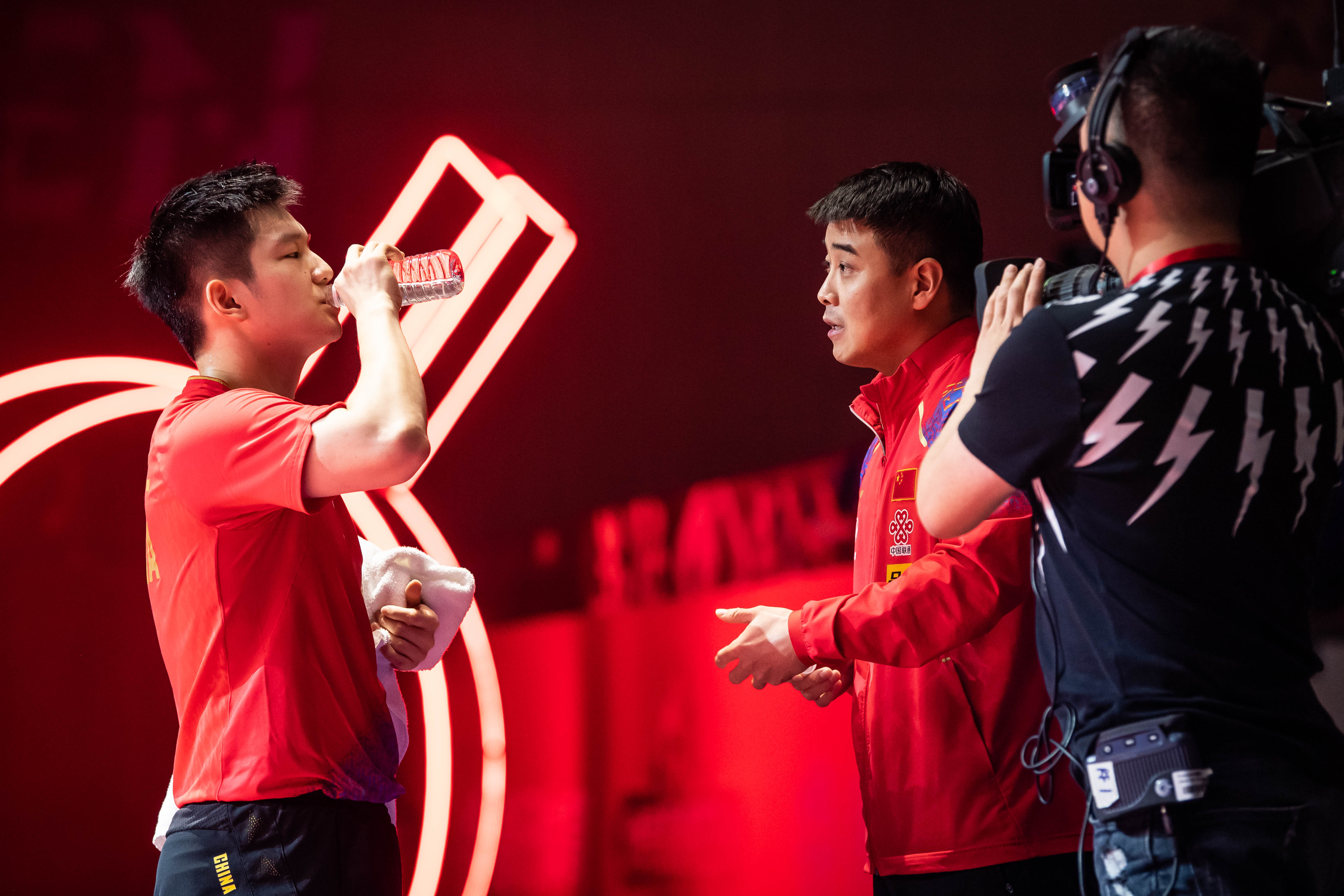 去巴黎看奥运会需要多少钱(王皓当教练从零开始,对樊振东巴黎奥运有