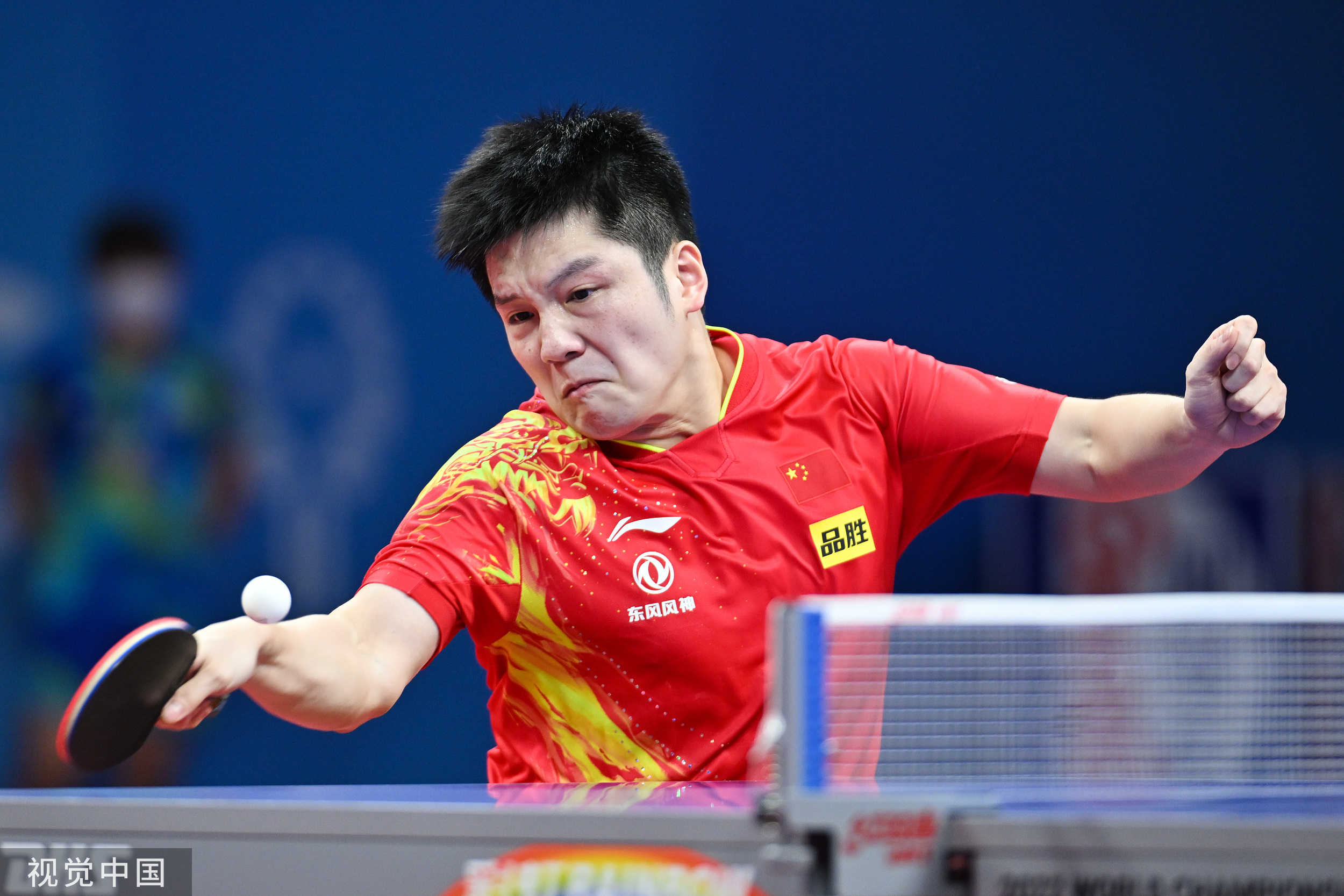 3比2惊险战胜日本男团，中国男团晋级世乒赛决赛