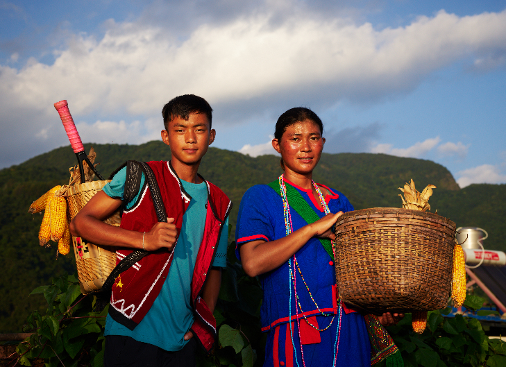 足球小将之少年志大结局("背篓网球少年"组照回故乡沧源展出!