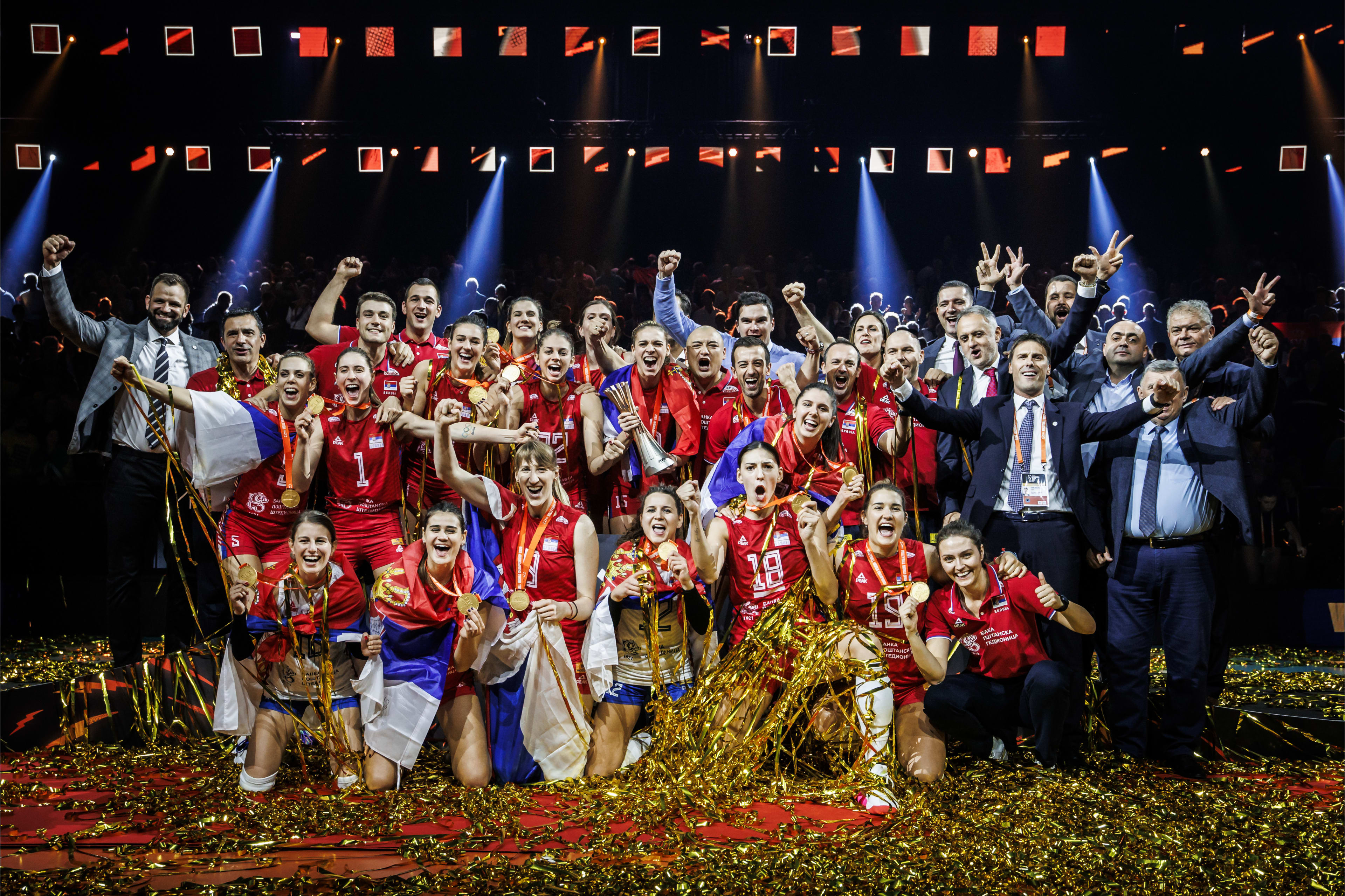 世锦赛决赛3比0战胜巴西队！塞尔维亚女排全胜卫冕