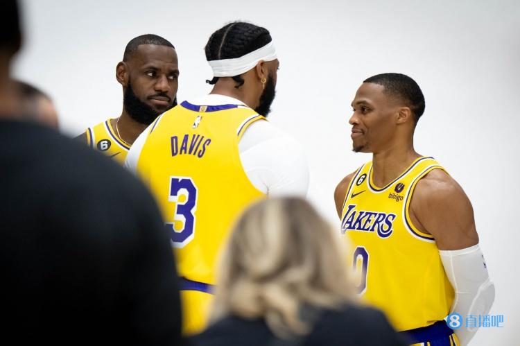 nba湖人有哪些人（湖人17人大名单：詹姆斯&amp;戴维斯&amp;威少领衔 小皮蓬&amp;瑞安在列）-趣拿体育