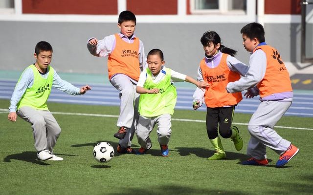 校园足球班级联赛「校园举办农耕运动会,别出心裁不只是为了好玩 | 新京报快评」