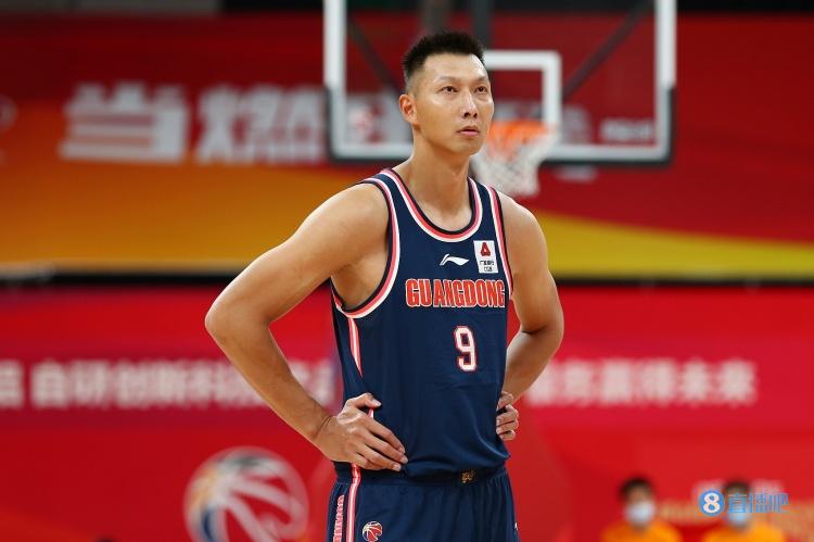 易建联cba哪个队（CBA首位6000+篮板球员！杜锋：阿联是球队的精神支柱 也是个活宝）-华海博客