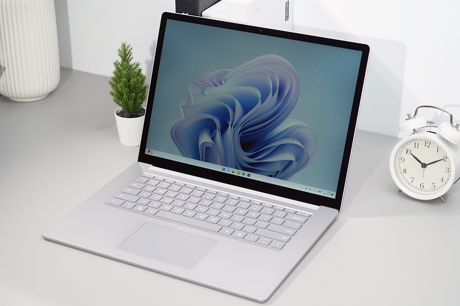 轻巧高颜值 打造高效办公体验 Surface Laptop 5评测