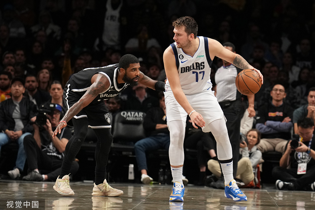 東契奇為什么不能閃耀nba（你覺得東契奇很胖很慢，但為啥NBA就沒人防得住他？）