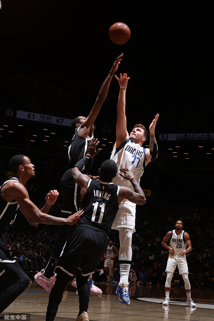東契奇為什么不能閃耀nba（你覺得東契奇很胖很慢，但為啥NBA就沒人防得住他？）