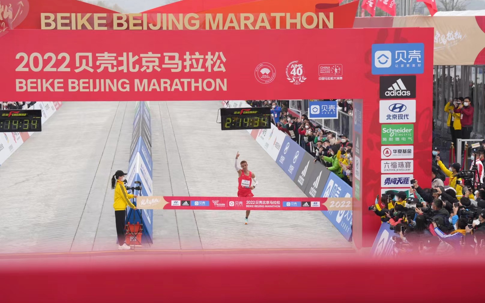 北京马拉松2019（北马精彩不断，阿奴拜克·库弯、夏雨雨分获男女组冠军）