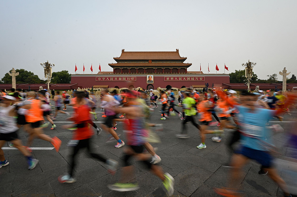 北京马拉松新纪录（一周图片｜北京马拉松三年后“重启”，86岁大爷刷屏网络）