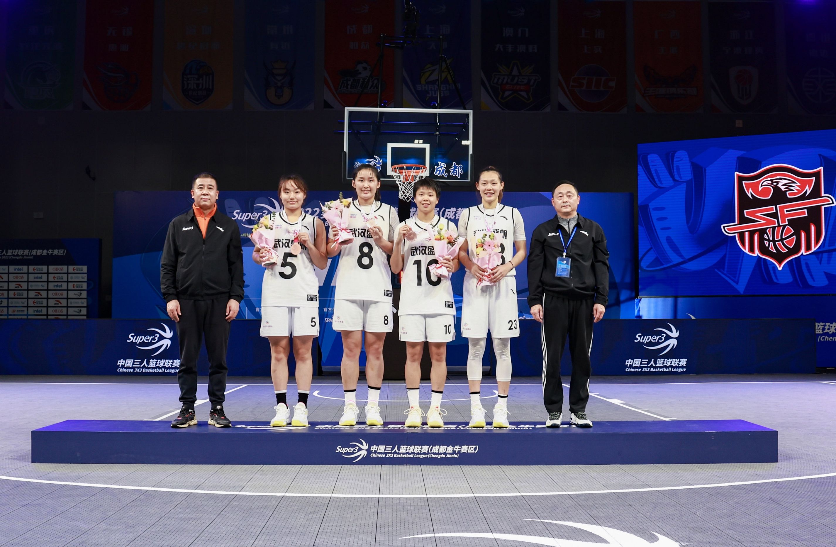25年最佳！武汉盛帆女篮荣膺三人篮球联赛季军