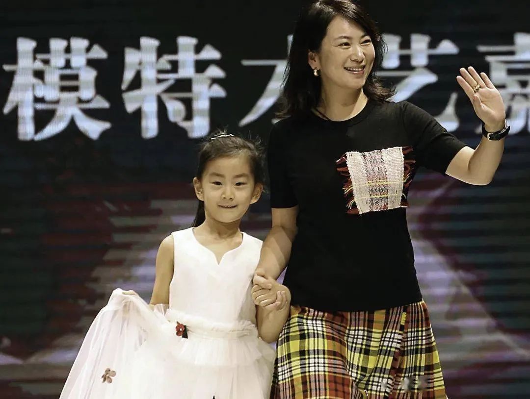 2013年全新升级后,金炜哥哥,方也哥哥等一批知名的主持人