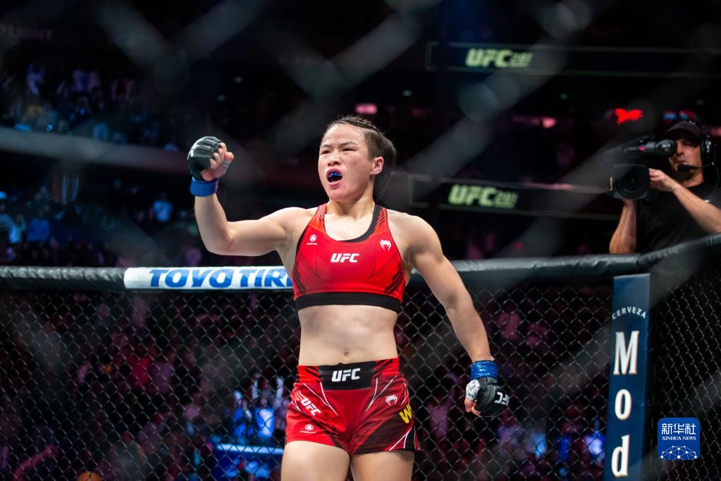 ufc各量级现役冠军（搏击-UFC281：张伟丽重夺金腰带）