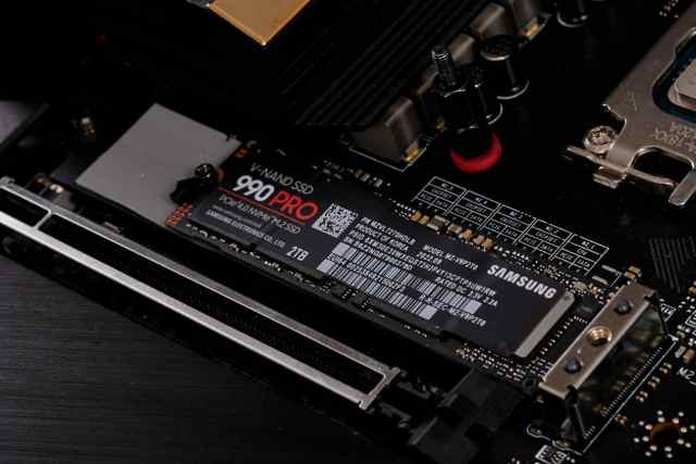 发掘PCIe4.0速度潜能，三星990 PRO固态硬盘2TB版本评测