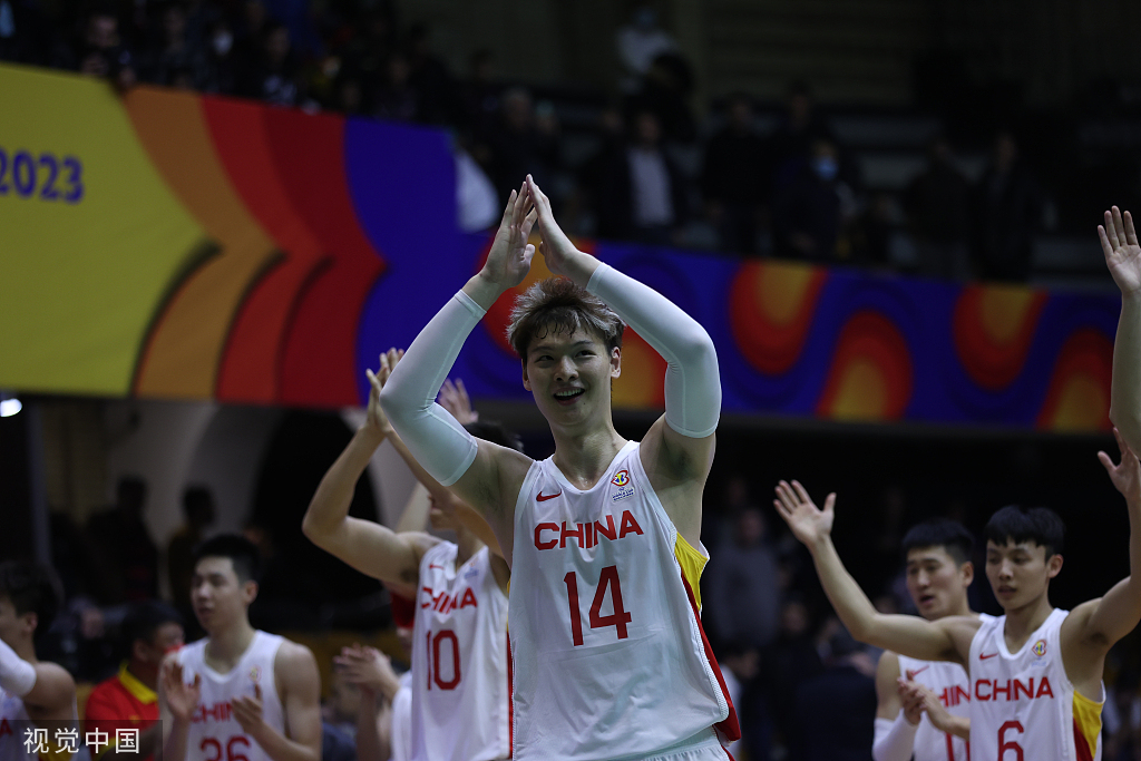 王哲林最新比赛情况（王哲林27分14篮板！中国男篮加时险胜巴林，杜锋祝福全队）-趣拿体育